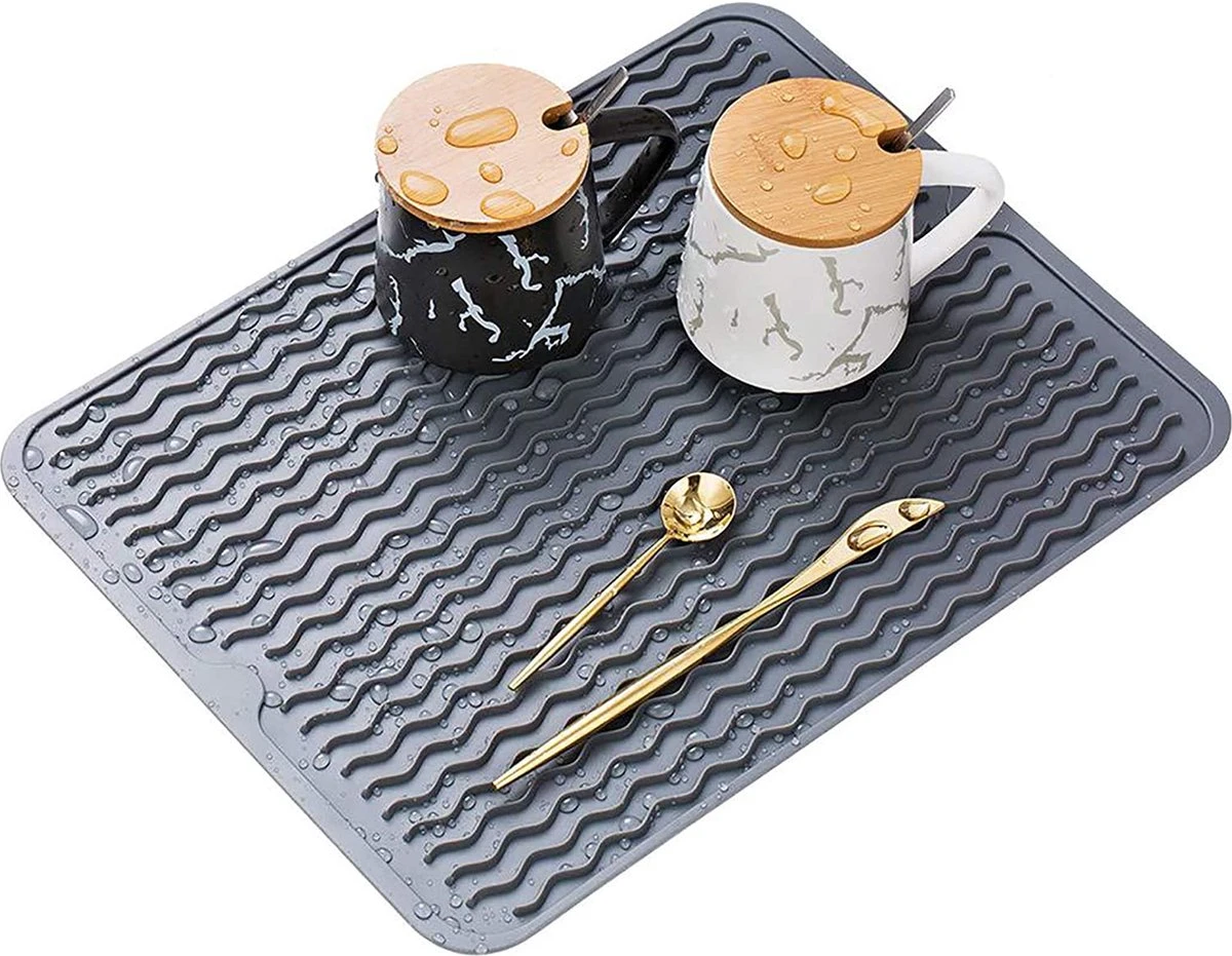 Merkloos Afdruipmat - Pannenonderzetter- Siliconen Mat - Zwart - 30 X 40 CM - Met Ophanggat - Hittebestendig 7 Merkloos Afdruipmat - Pannenonderzetter- Siliconen Mat - Zwart - 30 X 40 CM - Met Ophanggat - Hittebestendig - Afbeelding 5